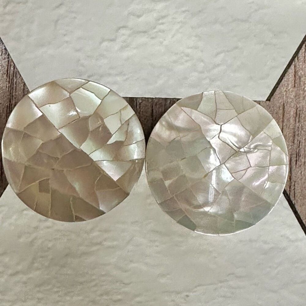 Mother of pearl brass crackle vintage circle earrings